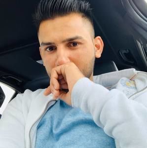 Meet your Posher, Davinder